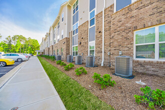 Shepard Greene in Zebulon, NC - Foto de edificio - Building Photo