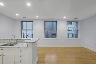 134 Boylston St, Unit 6 in Boston, MA - Building Photo