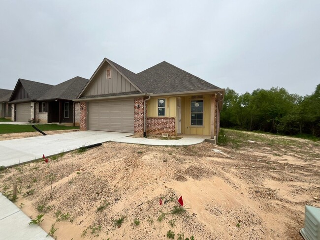 property at 205 Lindsey Ln