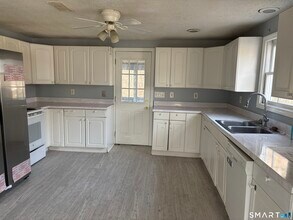 2105 Reservoir Ave in Trumbull, CT - Building Photo - Building Photo