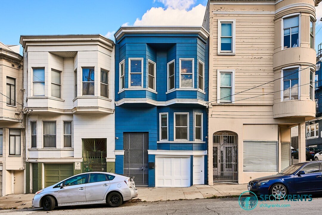 1636 Leavenworth St in San Francisco, CA - Building Photo