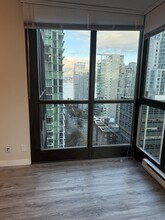 1331 Alberni St in Vancouver, BC - Building Photo - Building Photo