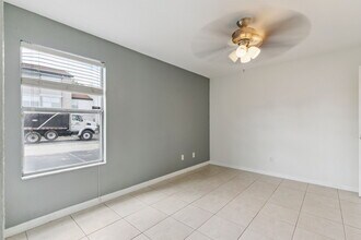 5112 Conroy Rd in Orlando, FL - Building Photo - Building Photo