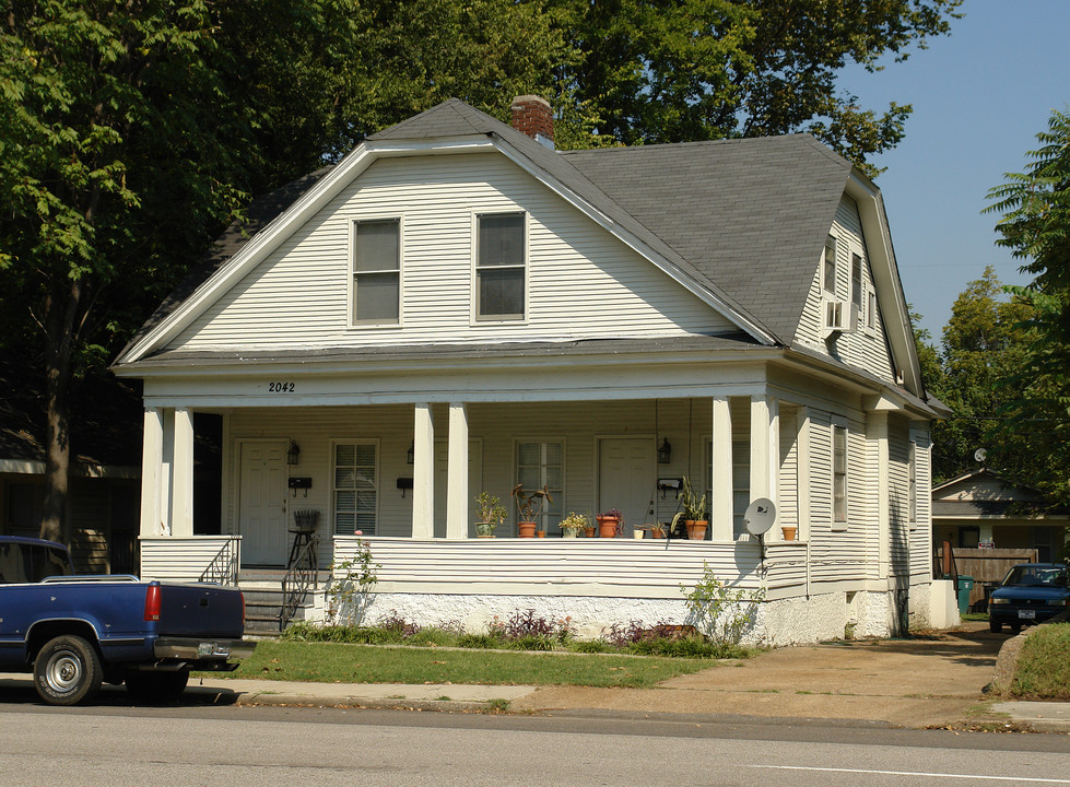 2042 Peabody Ave in Memphis, TN - Foto de edificio