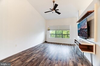 9569 Coggs Bill Dr, Unit 401 in Manassas, VA - Building Photo - Building Photo
