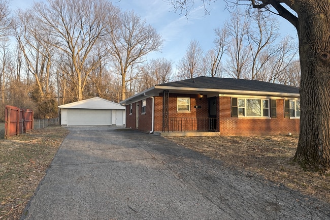 property at 827 Riverside Dr