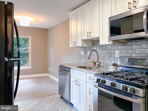 3825 St Barnabas Rd in Suitland, MD - Building Photo - Building Photo