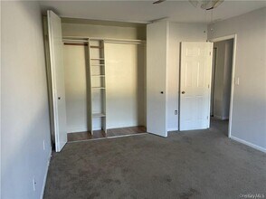 32 Scarborough Ln in Wappingers Falls, NY - Building Photo - Building Photo