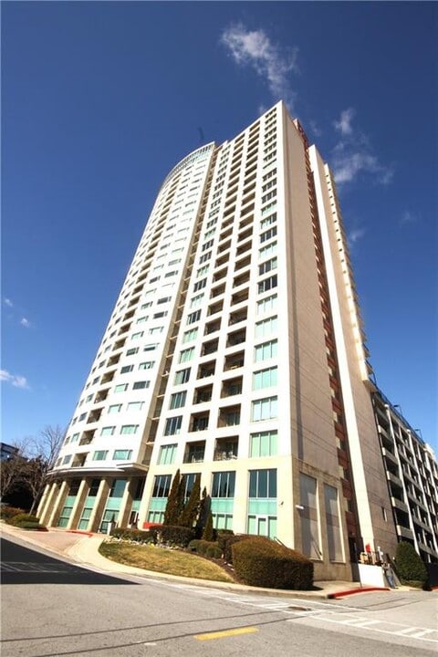 4561 Olde Perimeter Way in Dunwoody, GA - Building Photo