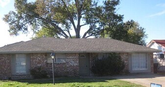 9119 Glenbury Dr in Houston, TX - Building Photo