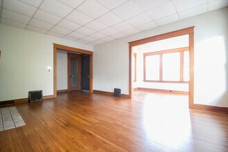 4129 N Lockwood Ave, Unit Upper in Toledo, OH - Foto de edificio - Building Photo