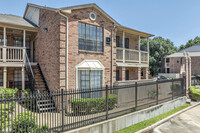 Braeswood Park Condominiums in Houston, TX - Foto de edificio - Building Photo