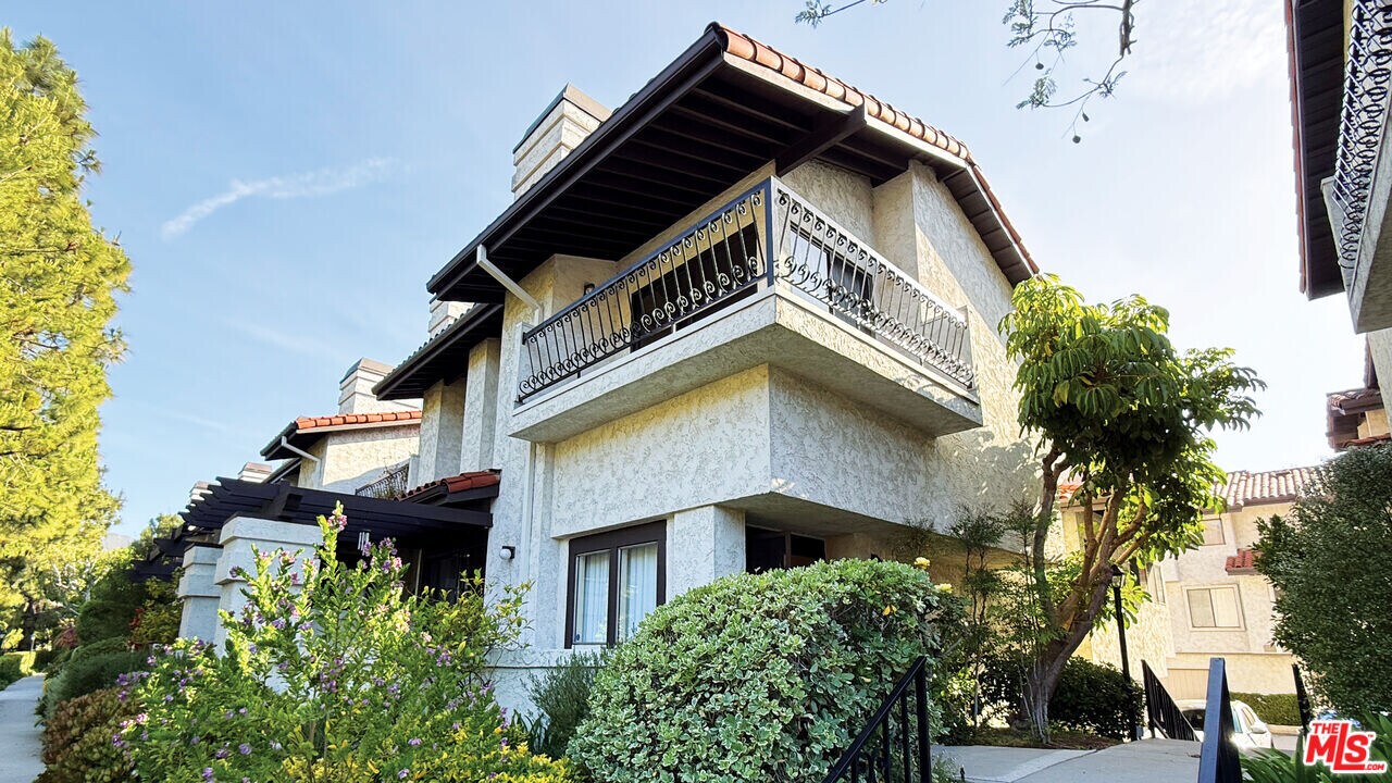 1488 Palisades Dr in Los Angeles, CA - Building Photo