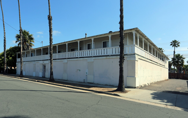 2020 S Tremont St in Oceanside, CA - Building Photo - Building Photo