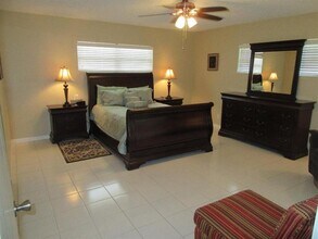 10561 Greentrail Dr S in Boynton Beach, FL - Building Photo - Building Photo