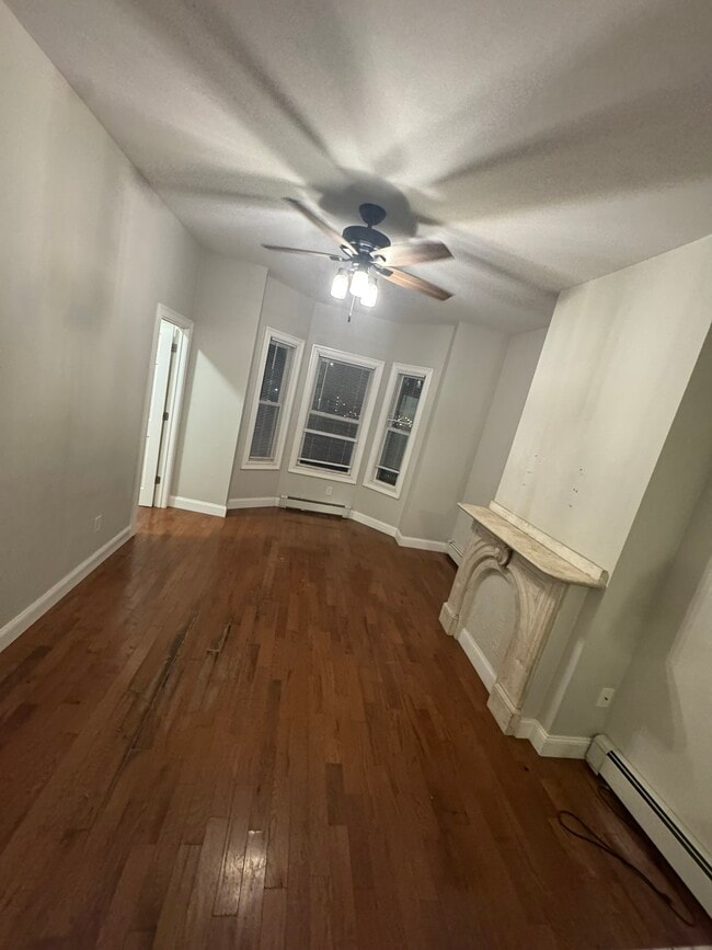 12 Chelsea St, Unit 2