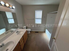 11108 Fiesta Park St NW in Albuquerque, NM - Foto de edificio - Building Photo