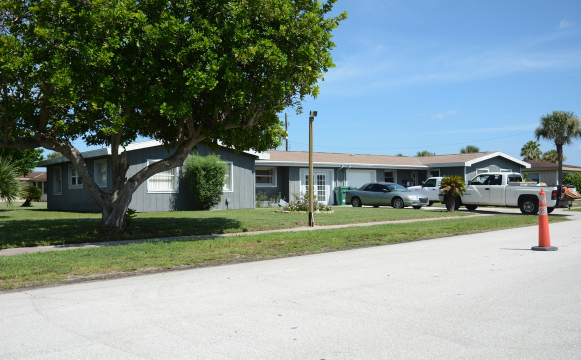 Satellite Shores Community in Satellite Beach, FL - Building Photo