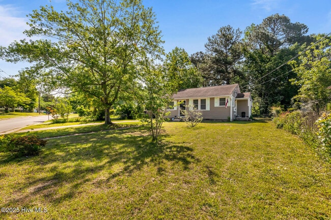 426 New River Dr in Jacksonville, NC - Building Photo - Building Photo
