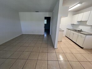 477 Sunshine Dr in Coconut Creek, FL - Building Photo - Building Photo