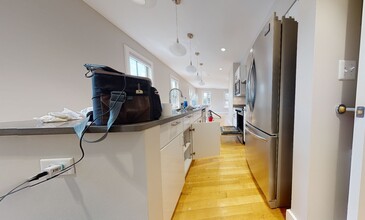 40 Bow St, Unit 1T in Cambridge, MA - Building Photo - Building Photo