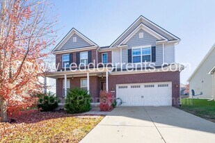 7737 Solomon Dr in Zionsville, IN - Building Photo