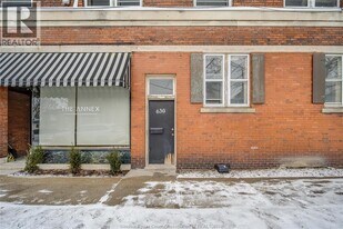 1701 Wyandotte St E in Windsor, ON - Building Photo