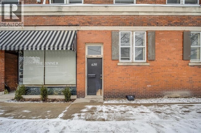 property at 1701 Wyandotte St E