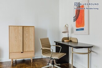 300 E 57th St in New York, NY - Building Photo - Building Photo