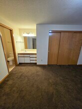 6850 N Sky St in Portland, OR - Building Photo - Building Photo
