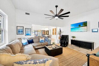 10755 Clara Ln in St. Petersburg, FL - Building Photo - Building Photo