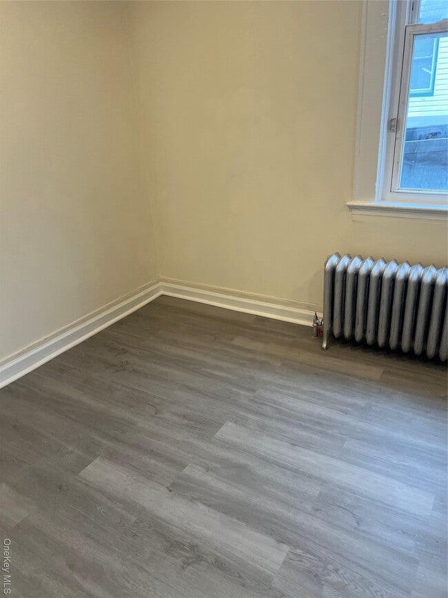 741 Clocks Blvd in Massapequa, NY - Building Photo - Building Photo