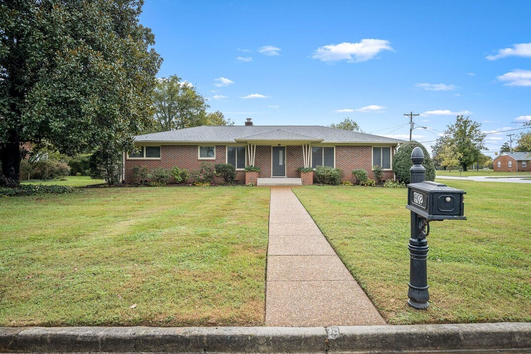 902 Whitehall Rd in Murfreesboro, TN - Building Photo