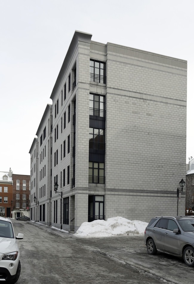 The Royer St-Claude in Montréal, QC - Building Photo - Building Photo