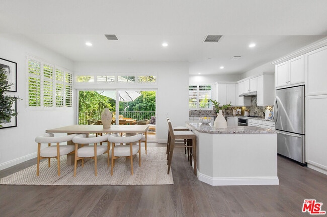 10523 Selkirk Ln in Los Angeles, CA - Building Photo - Building Photo