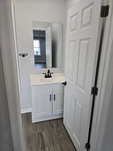 77 N Pennsylvania Ave in Morrisville, PA - Building Photo - Building Photo