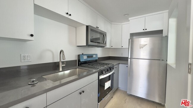 property at 1732 Crenshaw Blvd
