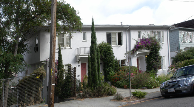 531-537 Boden Way in Oakland, CA - Building Photo - Building Photo