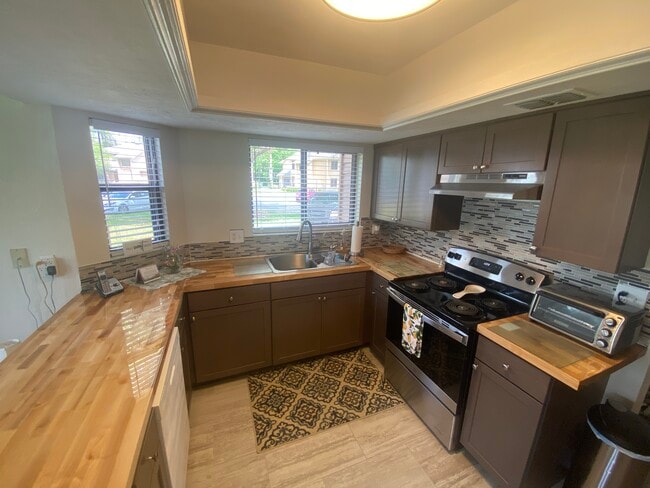 130 Blue Heron Dr, Unit First Floor in Daytona Beach, FL - Foto de edificio - Building Photo