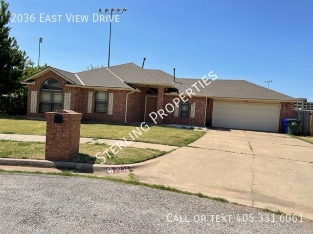 2036 E View Dr in Norman, OK - Foto de edificio - Building Photo