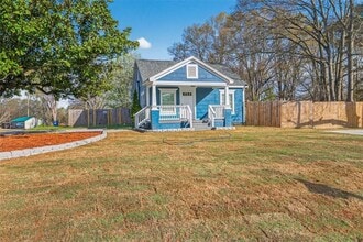 240 E 5th Ave in Winder, GA - Building Photo - Building Photo