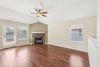 602 Los Robles Rd in Leander, TX - Building Photo - Building Photo