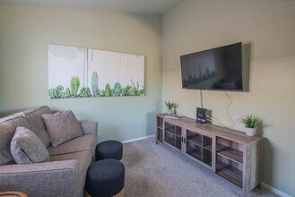 1541 E Peregrine Trail in Casa Grande, AZ - Building Photo - Building Photo