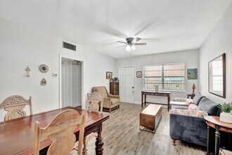 1450 N Riverside Dr, Unit 102 in Pompano Beach, FL - Building Photo - Building Photo