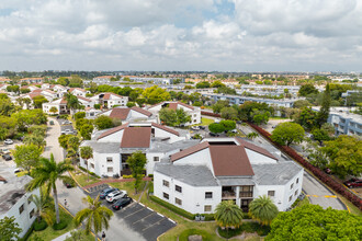 Bleau Fontaine Condominiums in Miami, FL - Building Photo - Building Photo