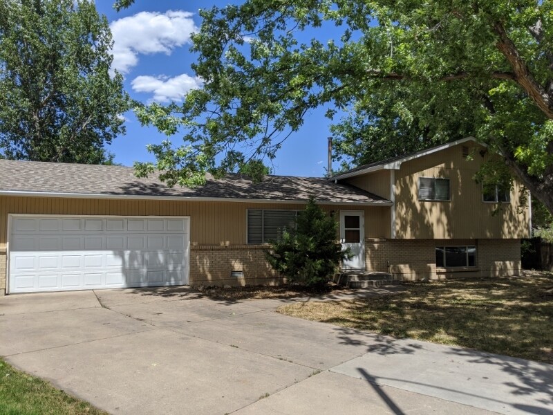 1620 Lakeridge Ct in Fort Collins, CO - Building Photo