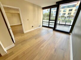 260 King St in San Francisco, CA - Building Photo