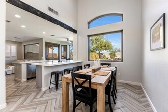 10340 E Caribbean Ln in Scottsdale, AZ - Building Photo - Building Photo