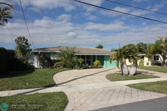 229 SE 3rd Ave in Pompano Beach, FL - Building Photo - Building Photo