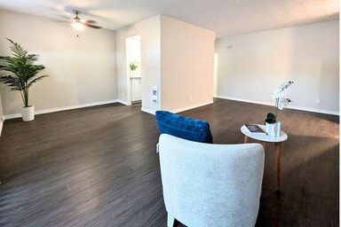 Pinegrove Apartments in Waterloo, ON - Building Photo - Building Photo